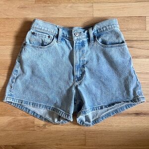 Abercrombie Curve Love High Rise 4" Mom Short